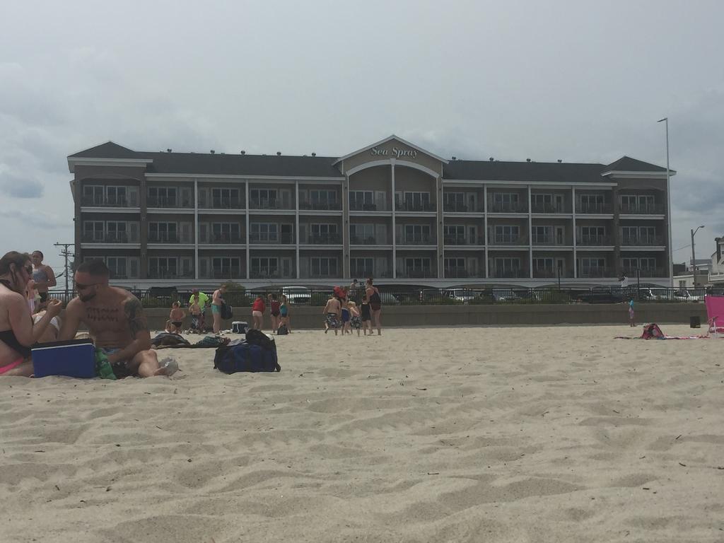 Ocean Front Condo In The Heart Of Hampton Beach Exterior photo